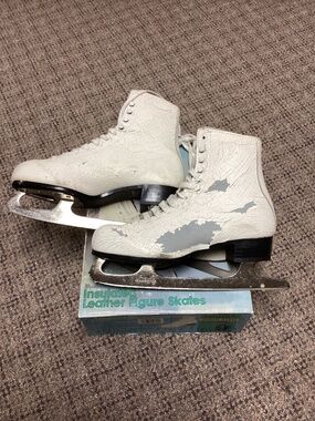 Vintage American Rocket Leather Figure Ice Skates - Size 9 * Repaint Me!